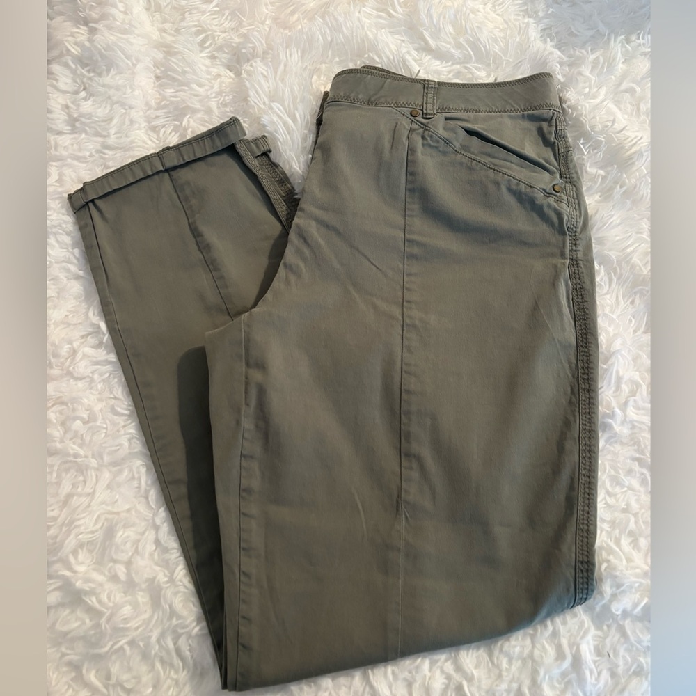 CHICOS ANKLE PANTS